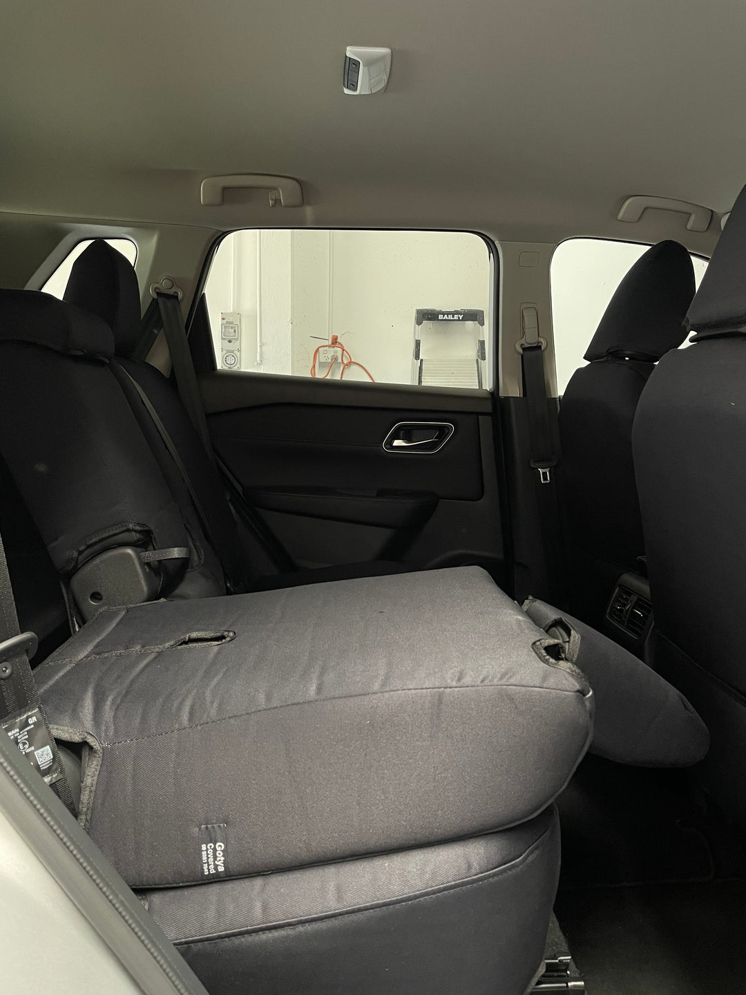 nissan xtrail T33 ST 7 seater middle row covers folded down