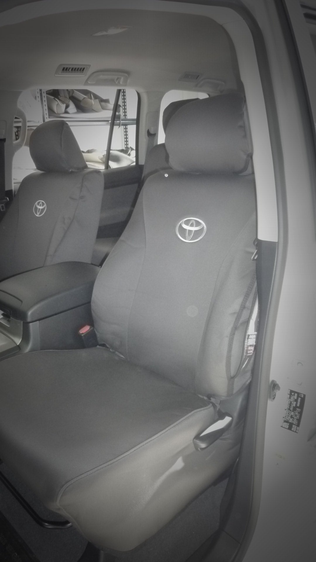 TOYOTA LANDCRUISER 200 SERIES GXL/GX WAGON CANVAS, DENIM, CAMO SEAT COVERS. GXL 07/2009+ AND GX 11/2011+